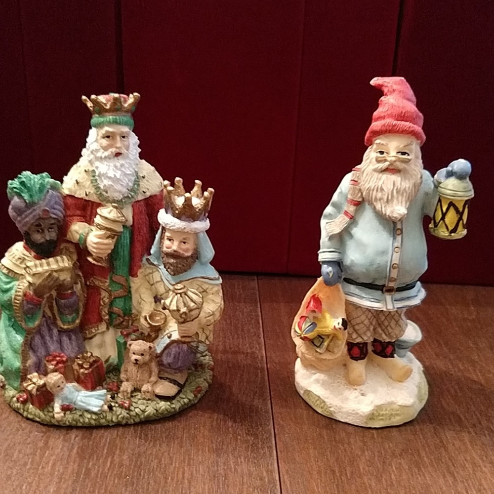 The International Santa Claus Collection